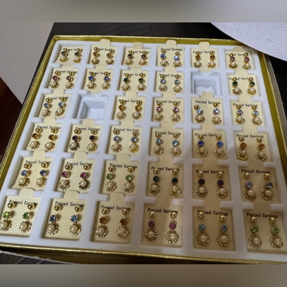 Women’s Jewelry Collection  35+ Stunning Pieces!  Great for Gifts! - Picture 5 of 14